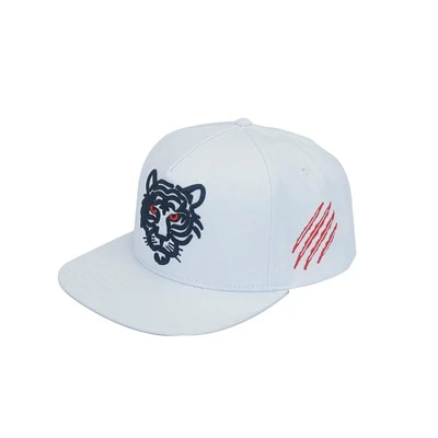 Perbezaan antara topi besbol dan topi puncak